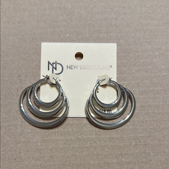 New Directions Silver tone Hoop Earrings - Picture 1 of 3